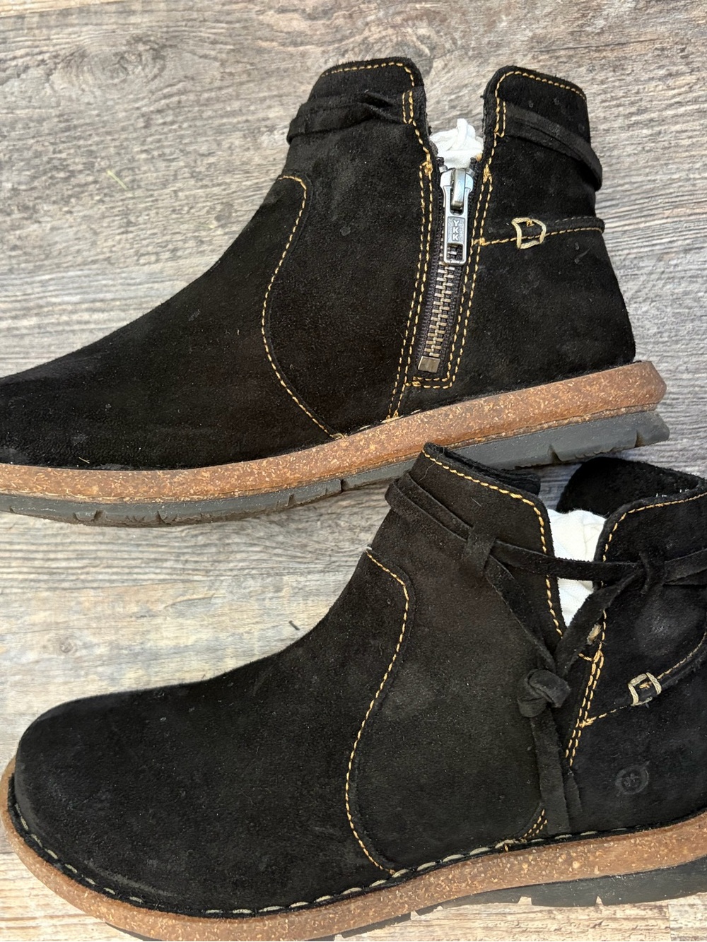 Børn Wynter Black Suede Ankle Booties Comfort Boots Size 8 M/W - Picture 4 of 7